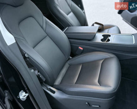 Черный Тесла Model Y, объемом двигателя 0 л и пробегом 67 тыс. км за 33490 $, фото 30 на Automoto.ua