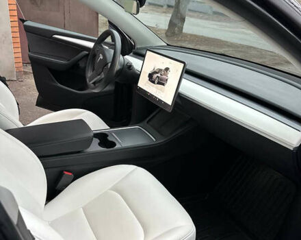 Черный Тесла Model Y, объемом двигателя 0 л и пробегом 98 тыс. км за 27000 $, фото 11 на Automoto.ua