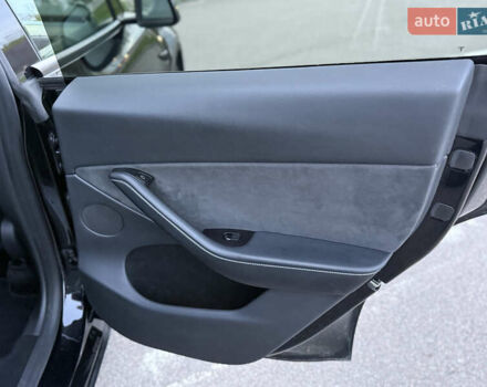 Черный Тесла Model Y, объемом двигателя 0 л и пробегом 67 тыс. км за 33490 $, фото 28 на Automoto.ua