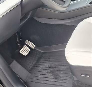 Черный Тесла Model Y, объемом двигателя 0 л и пробегом 27 тыс. км за 31300 $, фото 13 на Automoto.ua