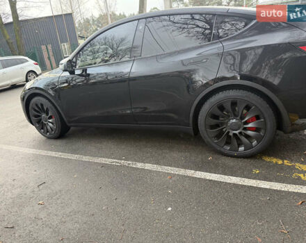 Черный Тесла Model Y, объемом двигателя 0 л и пробегом 33 тыс. км за 29999 $, фото 1 на Automoto.ua