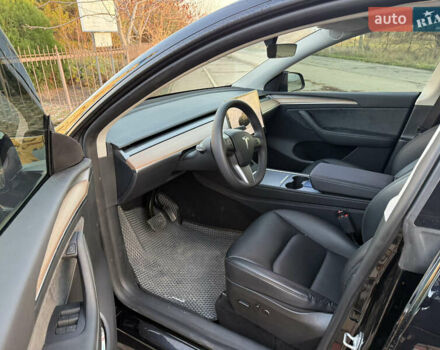 Черный Тесла Model Y, объемом двигателя 0 л и пробегом 15 тыс. км за 27000 $, фото 7 на Automoto.ua