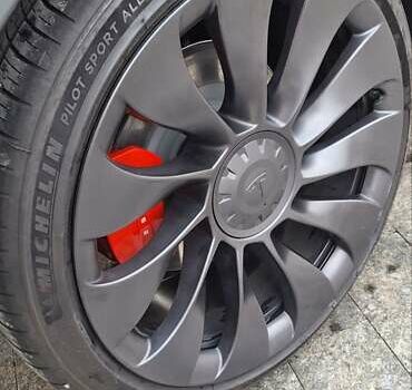 Черный Тесла Model Y, объемом двигателя 0 л и пробегом 27 тыс. км за 31300 $, фото 8 на Automoto.ua