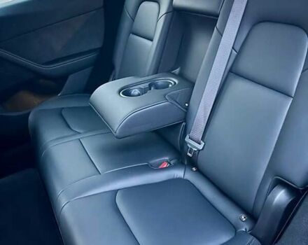 Чорний Тесла Model Y, об'ємом двигуна 0 л та пробігом 60 тис. км за 25950 $, фото 22 на Automoto.ua