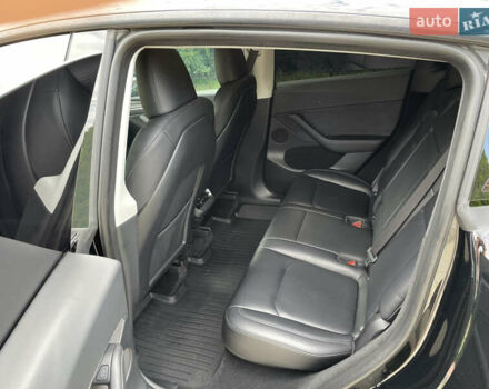 Черный Тесла Model Y, объемом двигателя 0 л и пробегом 39 тыс. км за 31000 $, фото 33 на Automoto.ua