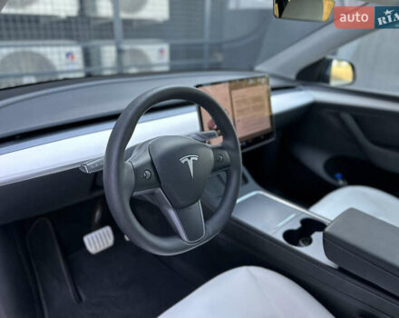 Тесла Model Y 2023 в Ровно на Automoto.ua Черный Тесла Model Y, объемом двигателя 0 л и пробегом 13 тыс. км за 28900 $, фото 15 на Automoto.ua