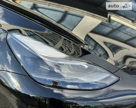 Черный Тесла Model Y, объемом двигателя 0 л и пробегом 2 тыс. км за 40990 $, фото 3 на Automoto.ua