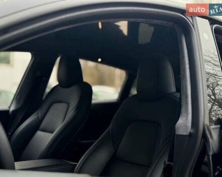 Чорний Тесла Model Y, об'ємом двигуна 0 л та пробігом 28 тис. км за 31300 $, фото 13 на Automoto.ua
