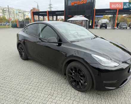 Черный Тесла Model Y, объемом двигателя 0 л и пробегом 71 тыс. км за 27000 $, фото 3 на Automoto.ua