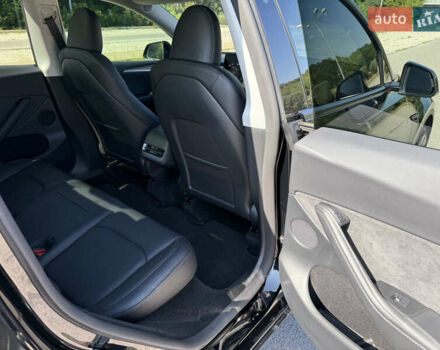 Черный Тесла Model Y, объемом двигателя 0 л и пробегом 1 тыс. км за 38999 $, фото 30 на Automoto.ua