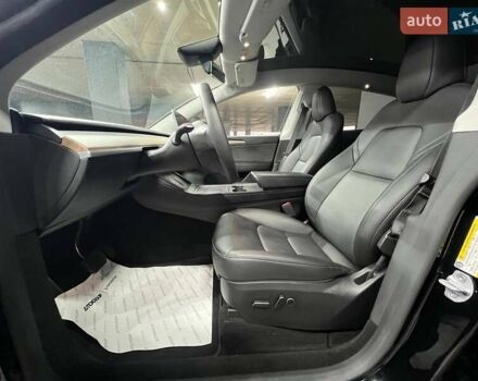 Черный Тесла Model Y, объемом двигателя 0 л и пробегом 5 тыс. км за 32000 $, фото 30 на Automoto.ua