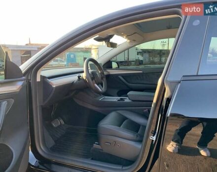 Черный Тесла Model Y, объемом двигателя 0 л и пробегом 25 тыс. км за 26500 $, фото 14 на Automoto.ua