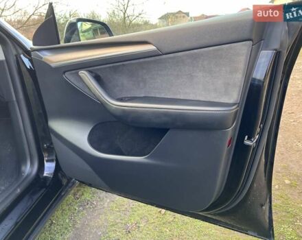 Черный Тесла Model Y, объемом двигателя 0 л и пробегом 36 тыс. км за 24500 $, фото 18 на Automoto.ua