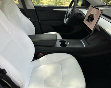 Черный Тесла Model Y, объемом двигателя 0 л и пробегом 30 тыс. км за 27900 $, фото 32 на Automoto.ua