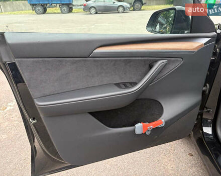 Тесла Model Y 2023 в Ровно на Automoto.ua Черный Тесла Model Y, объемом двигателя 0 л и пробегом 27 тыс. км за 27500 $, фото 21 на Automoto.ua