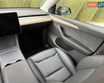 Тесла Model Y 2023 в Киеве на Automoto.ua Черный Тесла Model Y, объемом двигателя 0 л и пробегом 29 тыс. км за 34999 $, фото 28 на Automoto.ua