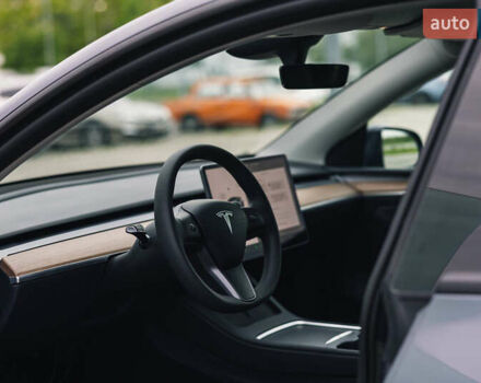 Черный Тесла Model Y, объемом двигателя 0 л и пробегом 16 тыс. км за 30200 $, фото 28 на Automoto.ua
