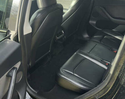 Черный Тесла Model Y, объемом двигателя 0 л и пробегом 35 тыс. км за 29999 $, фото 7 на Automoto.ua