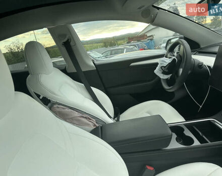 Черный Тесла Model Y, объемом двигателя 0 л и пробегом 27 тыс. км за 19200 $, фото 3 на Automoto.ua