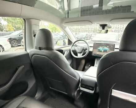 Черный Тесла Model Y, объемом двигателя 0 л и пробегом 33 тыс. км за 31000 $, фото 4 на Automoto.ua