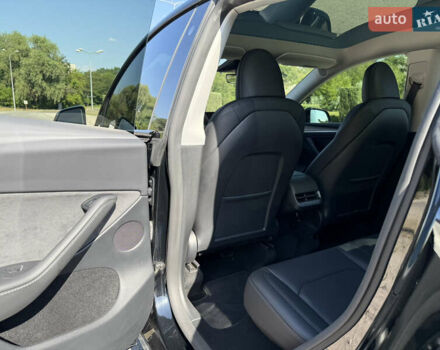 Черный Тесла Model Y, объемом двигателя 0 л и пробегом 1 тыс. км за 38999 $, фото 27 на Automoto.ua