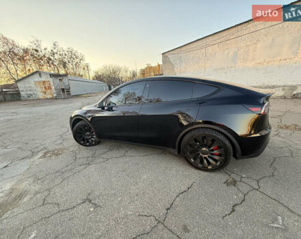 Черный Тесла Model Y, объемом двигателя 0 л и пробегом 33 тыс. км за 29999 $, фото 4 на Automoto.ua
