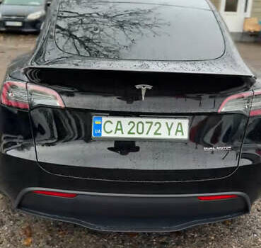 Черный Тесла Model Y, объемом двигателя 0 л и пробегом 35 тыс. км за 29999 $, фото 4 на Automoto.ua