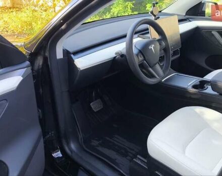 Черный Тесла Model Y, объемом двигателя 0 л и пробегом 32 тыс. км за 26900 $, фото 4 на Automoto.ua