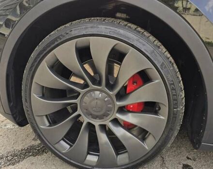 Черный Тесла Model Y, объемом двигателя 0 л и пробегом 19 тыс. км за 29500 $, фото 4 на Automoto.ua