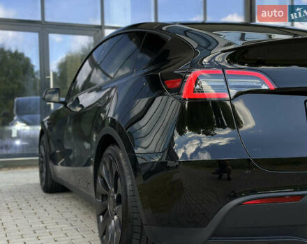 Черный Тесла Model Y, объемом двигателя 0 л и пробегом 13 тыс. км за 28999 $, фото 9 на Automoto.ua