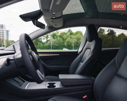 Черный Тесла Model Y, объемом двигателя 0 л и пробегом 16 тыс. км за 30200 $, фото 30 на Automoto.ua