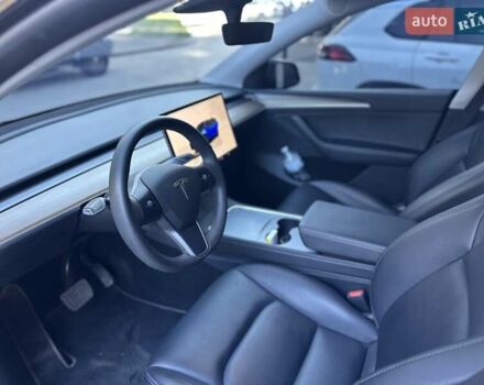 Черный Тесла Model Y, объемом двигателя 0 л и пробегом 65 тыс. км за 25555 $, фото 14 на Automoto.ua