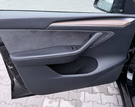 Черный Тесла Model Y, объемом двигателя 0 л и пробегом 84 тыс. км за 25900 $, фото 25 на Automoto.ua