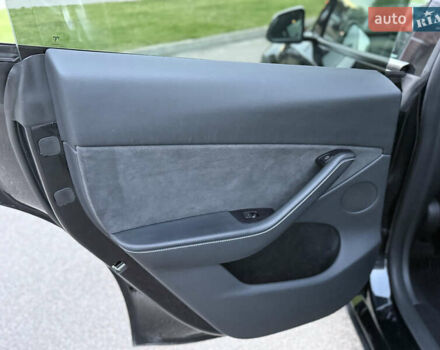 Черный Тесла Model Y, объемом двигателя 0 л и пробегом 67 тыс. км за 33490 $, фото 27 на Automoto.ua