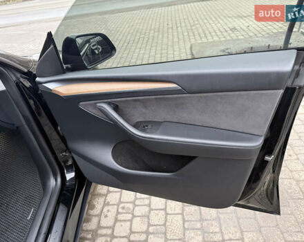 Чорний Тесла Model Y, об'ємом двигуна 0 л та пробігом 33 тис. км за 28499 $, фото 13 на Automoto.ua