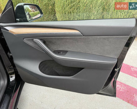 Тесла Model Y 2023 в Киеве на Automoto.ua Черный Тесла Model Y, объемом двигателя 0 л и пробегом 29 тыс. км за 34999 $, фото 35 на Automoto.ua