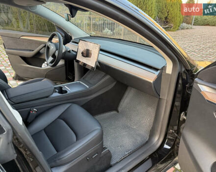 Черный Тесла Model Y, объемом двигателя 0 л и пробегом 15 тыс. км за 27000 $, фото 8 на Automoto.ua