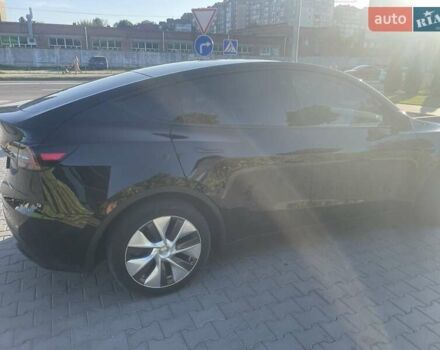 Черный Тесла Model Y, объемом двигателя 0 л и пробегом 46 тыс. км за 33000 $, фото 4 на Automoto.ua