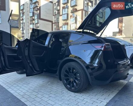 Черный Тесла Model Y, объемом двигателя 0 л и пробегом 65 тыс. км за 25555 $, фото 13 на Automoto.ua