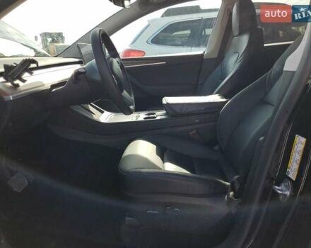 Черный Тесла Model Y, объемом двигателя 0 л и пробегом 56 тыс. км за 10500 $, фото 6 на Automoto.ua