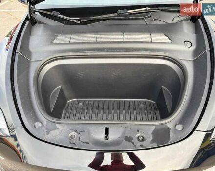 Черный Тесла Model Y, объемом двигателя 0 л и пробегом 34 тыс. км за 25000 $, фото 16 на Automoto.ua