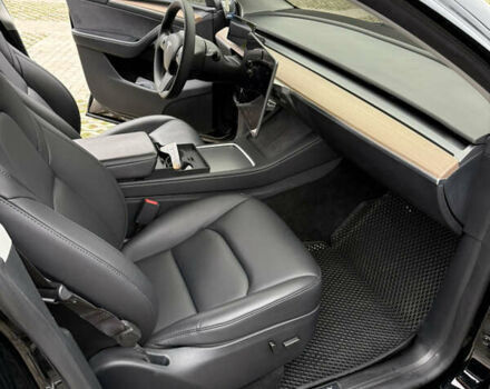 Черный Тесла Model Y, объемом двигателя 0 л и пробегом 80 тыс. км за 28000 $, фото 9 на Automoto.ua