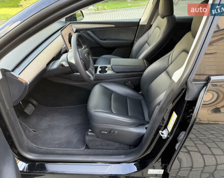 Черный Тесла Model Y, объемом двигателя 0 л и пробегом 58 тыс. км за 27500 $, фото 8 на Automoto.ua