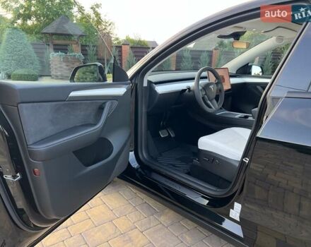 Черный Тесла Model Y, объемом двигателя 0 л и пробегом 24 тыс. км за 30999 $, фото 25 на Automoto.ua