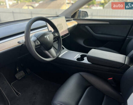 Черный Тесла Model Y, объемом двигателя 0 л и пробегом 15 тыс. км за 30900 $, фото 11 на Automoto.ua