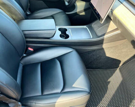Черный Тесла Model Y, объемом двигателя 0 л и пробегом 25 тыс. км за 25500 $, фото 15 на Automoto.ua