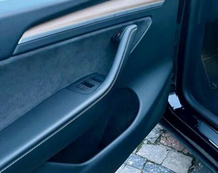 Чорний Тесла Model Y, об'ємом двигуна 0 л та пробігом 60 тис. км за 25950 $, фото 25 на Automoto.ua