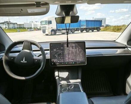 Черный Тесла Model Y, объемом двигателя 0 л и пробегом 64 тыс. км за 24900 $, фото 7 на Automoto.ua