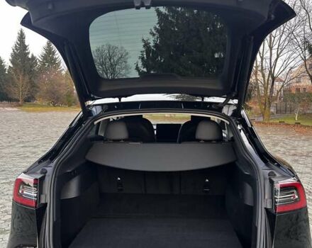 Черный Тесла Model Y, объемом двигателя 0 л и пробегом 64 тыс. км за 29100 $, фото 6 на Automoto.ua