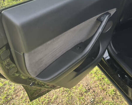 Черный Тесла Model Y, объемом двигателя 0 л и пробегом 35 тыс. км за 29999 $, фото 8 на Automoto.ua